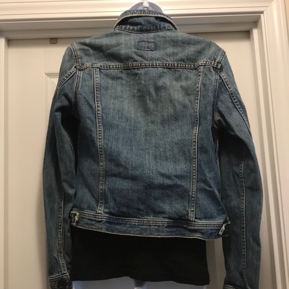 AE Jean jacket size M - Picture 2 of 3